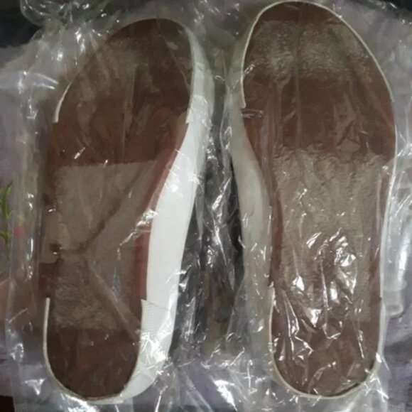 OLD NAVY BLACK WITH WHITE SOLE LACE UP SNEAKERS SIZE 9.5M NIB - Picture 4 of 4